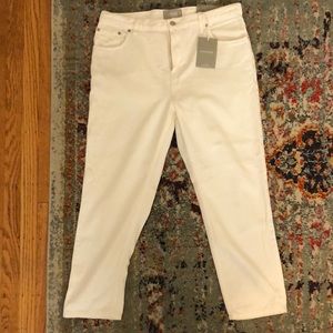 The lightweight relaxed jean